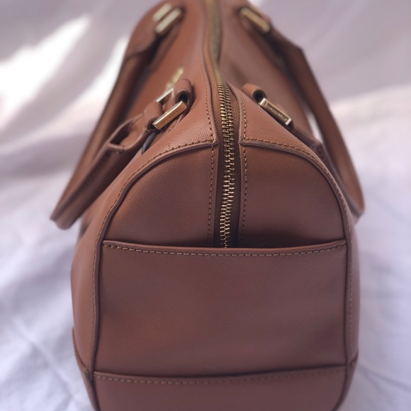 Tory Burch Robinson Middy Satchel - Picture 5 of 8